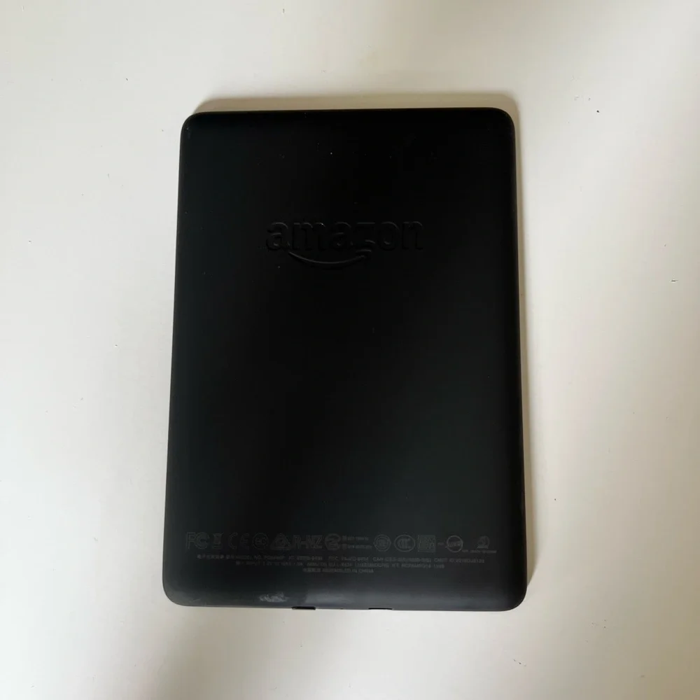 Kindle Paperwhite 10th Generation (+ case)